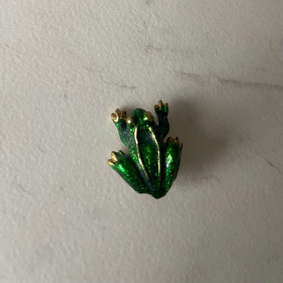 Vintage Green and Gold Enamel Frog Pin - Picture 10 of 10